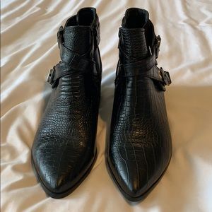 NWOT Faux Snakeskin Black Booties